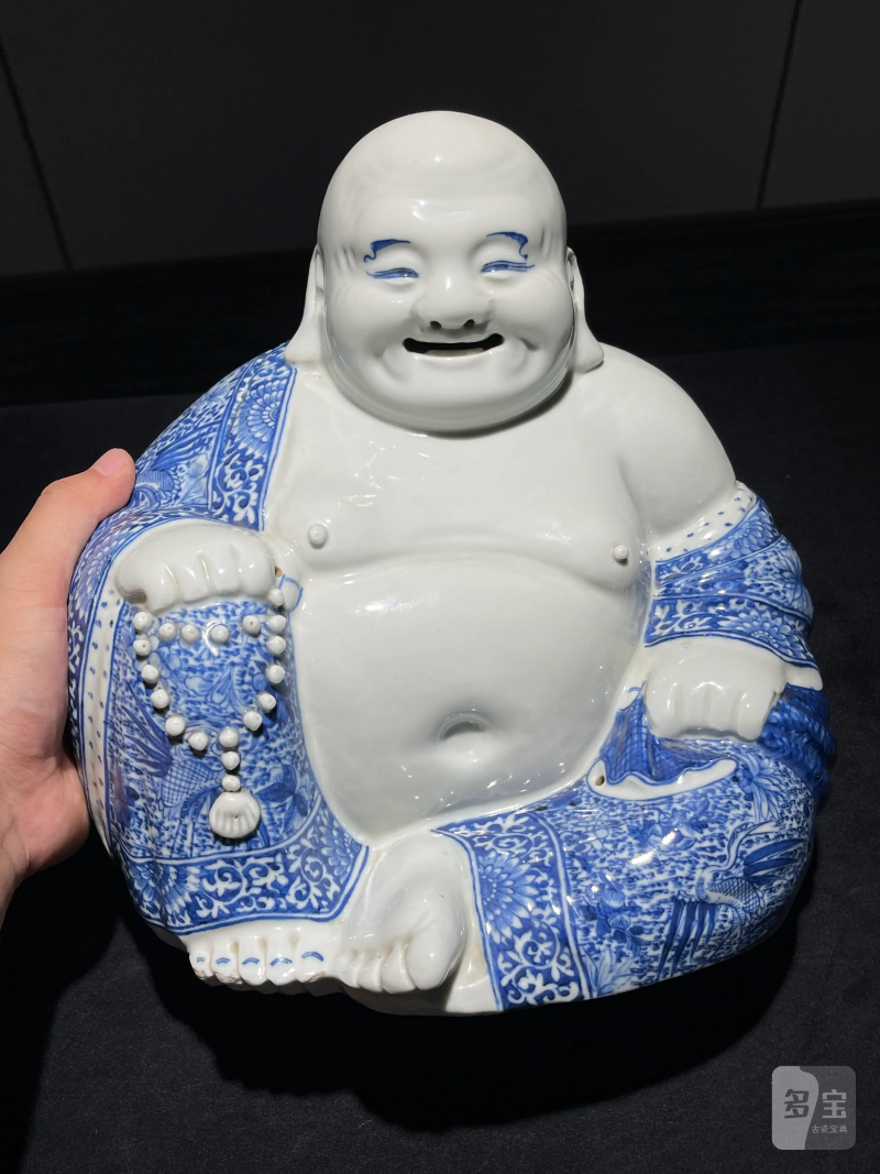 民国 青花仙鹤纹弥勒瓷塑 - 图2